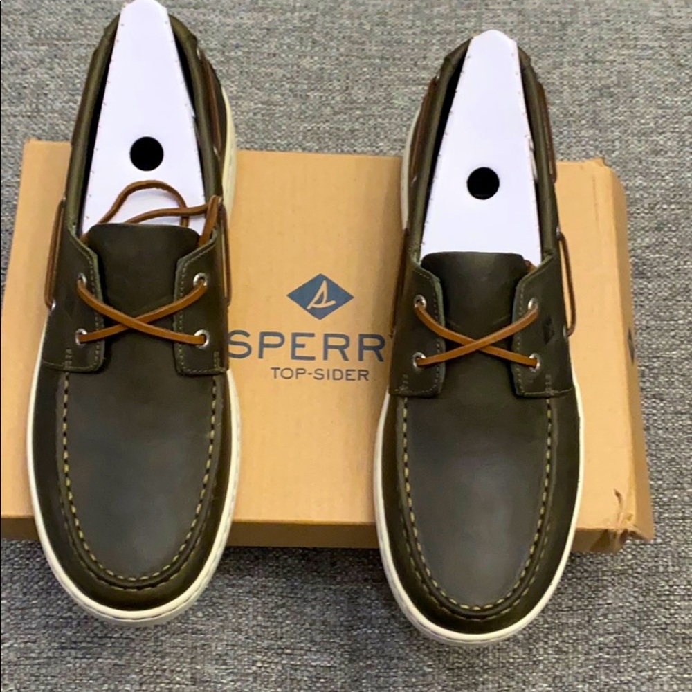 NIB Men’s olive green Sperry Shoes